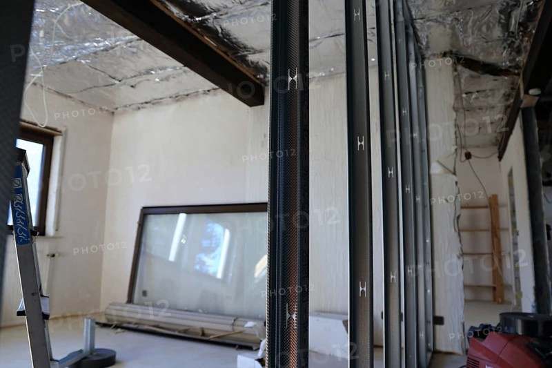 Dry construction, dry lining