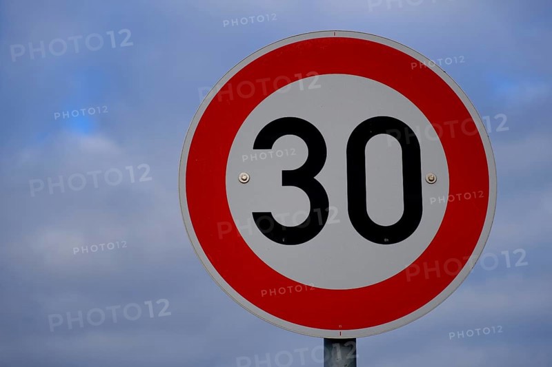 Traffic sign Permitted speed limit 30 km/h, North Rhine-Westphalia, Germany, Europe