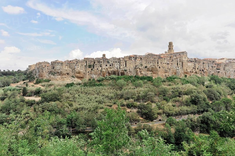 View of the old town of Pitigliano, Tuscany, Italy, Europe