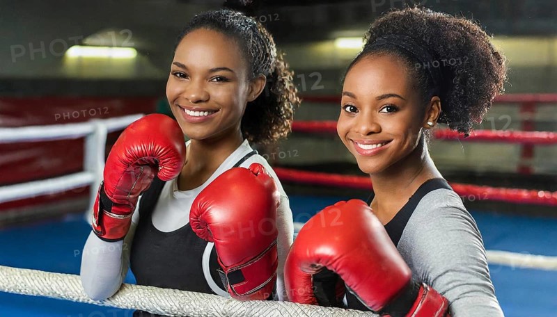 AI generated, woman, woman, 35, years, Thai, Thai, sport, boxing, gloves, Thai boxing, Muay Thai, two people, portrait, athletic, fight, fighting, popular sport, Thai boxer, boxing, boxing ring, African, African woman
