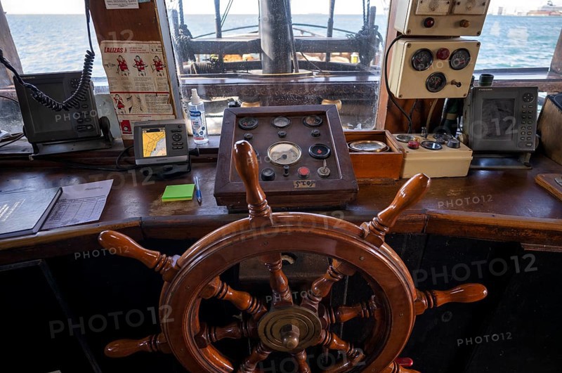 Interior view steering wheel, helm, bridge, bridge, tourist ship, excursion boat, pirate ship Arabella, Thessaloniki Pirates, Thessaloniki, Macedonia, Greece, Europe