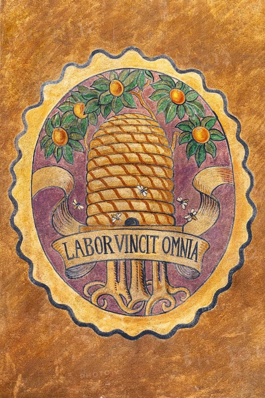 Stein am Rhein, historic old town, mural painting, Labor vincit omnia, labour conquers all, beehive, Canton Schaffhausen, Switzerland, Europe