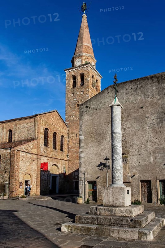 Old town with Basilica di Santa Eufemia, Citta vecchia, island of Grado, north coast of the Adriatic, Friuli, Italy, Grado, Friuli, Italy, Europe