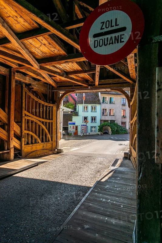 Dissenhofen am Rhein, border town, wooden bridge, customs sign, Frauenfeld district, Canton Thurgau, Switzerland, Europe