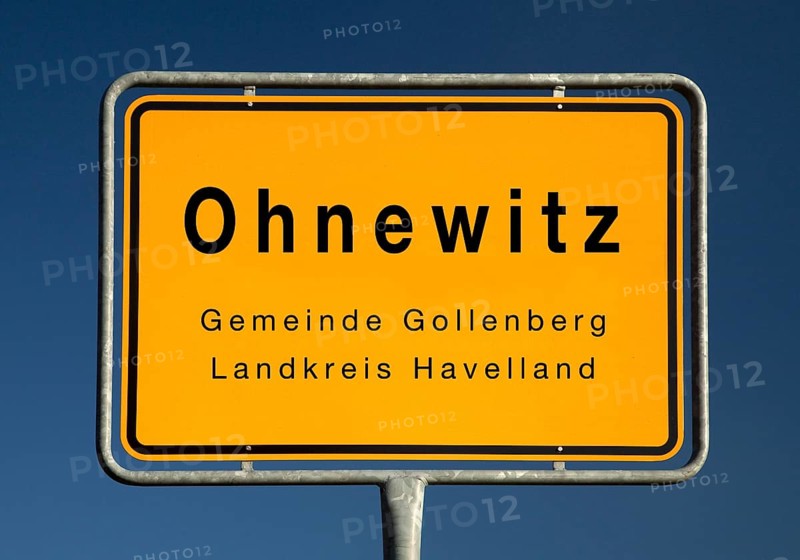 Place name sign Ohnewitz, municipality of Gollenberg, district of Havelland, Brandenburg, Germany, Europe
