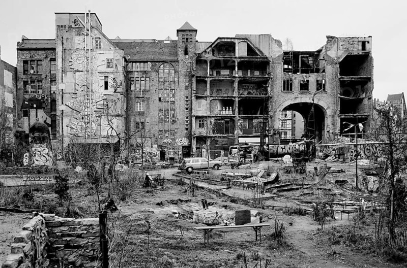 The Kunsthaus Tacheles in spring 1997, Oranienburger Strasse, Mitte district, Berlin, Germany, Europe