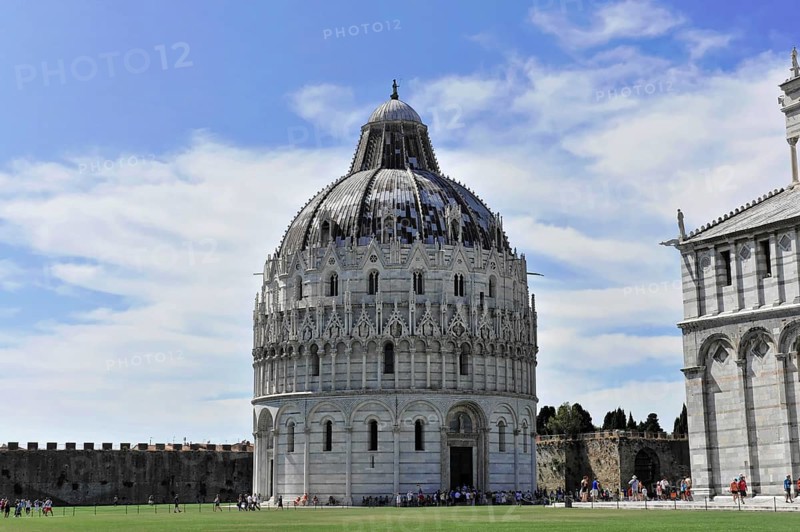 Battistero Cathedral, Duomo Santa Maria Assunta and Campanile, Baptistery, UNESCO World Heritage Site, Pisa, Tuscany, Italy, Europe