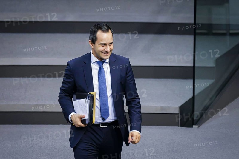 Mahmut Oezdemir, Parliamentary State Secretary to the Federal Minister of the Interior and for Home Affairs, is coming to the Bundestag. Berlin, 21 February 2024