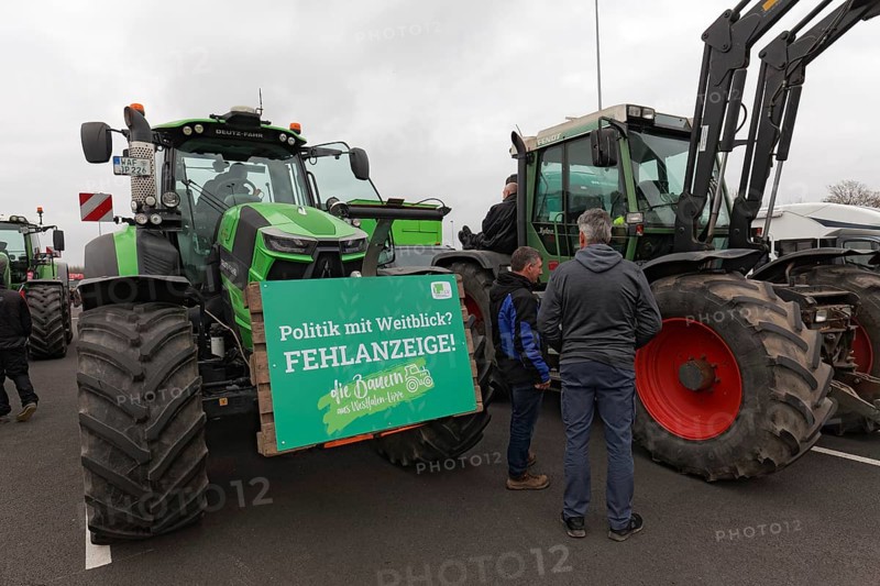 Tractor with sign, Far-sightedness is not an option, Farmer protests, Demonstration against policies of the traffic light government, Abolition of agricultural diesel subsidies, Duesseldorf, North Rhine-Westphalia, Germany, Europe