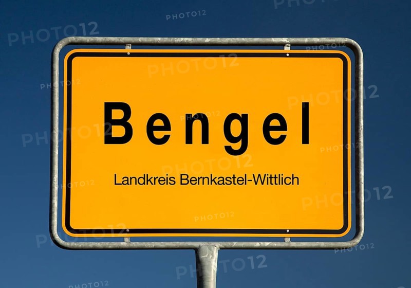 Place name sign Bengel, municipality in the district of Bernkastel-Wittlich, Rhineland-Palatinate, Germany, Europe