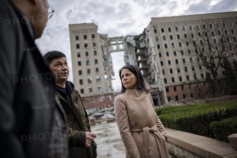 Annalena Baerbock (Alliance 90/The Greens), Federal Foreign Minister, visits the former seat of the regional administration of Mykolaiv oblast with the governor of Mykolaiv oblast, Vitaliy Kim. Mykolaiv, 25.02.2024. Photographed on behalf of the Federal Foreign Office