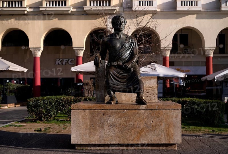 Statue of Aristotle, Platia Aristotelous, Aristotle Square, Thessaloniki, Macedonia, Greece, Europe