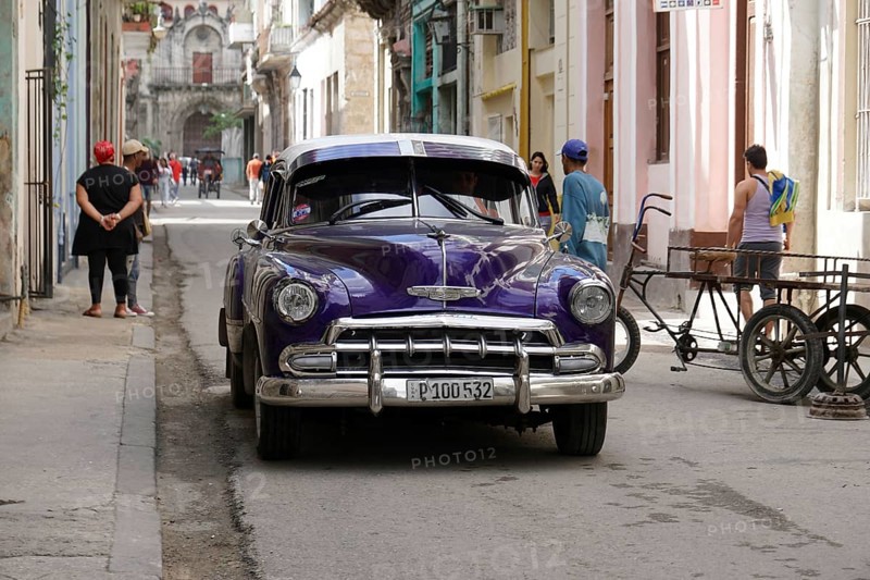Vintage car from the 1950s in the centre of Havana, Centro Habana, Cuba, Central America