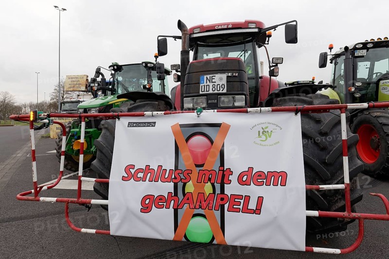 Tractor with a sign, Stop the banging, Farmers' protests, Demonstration against the policies of the traffic light government, Abolition of agricultural diesel subsidies, Duesseldorf, North Rhine-Westphalia, Germany, Europe