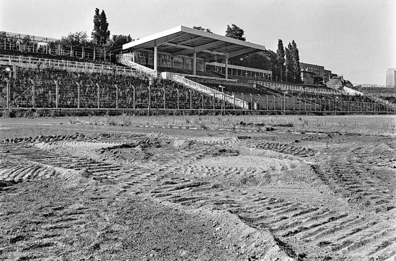 Demolition work has begun at the Weltjugend stadium, traces of construction vehicles can be seen on the pitch, 1992, Chausseestrasse, Mitte district, Berlin, Germany, Europe