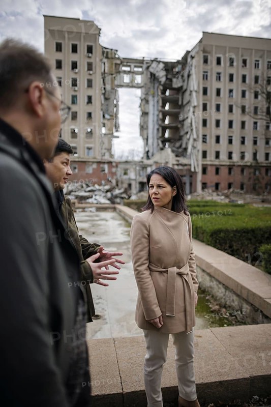 Annalena Baerbock (Alliance 90/The Greens), Federal Foreign Minister, visits the former seat of the regional administration of Mykolaiv oblast with the governor of Mykolaiv oblast, Vitaliy Kim. Mykolaiv, 25.02.2024. Photographed on behalf of the Federal Foreign Office