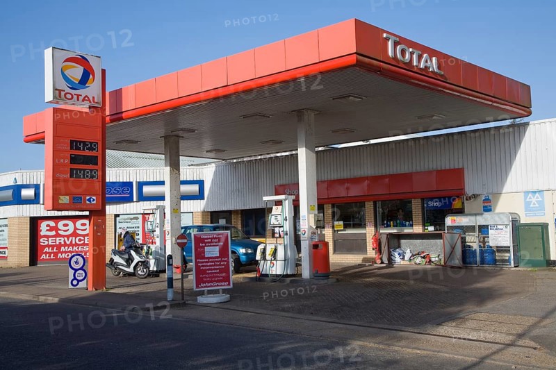 Fuel shortage sign at John Grose garage forecourt, Melton, Suffolk, England, United Kingdom, Europe