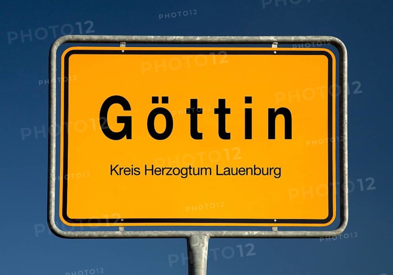 Goettin town sign, municipality in the district of Herzogtum Lauenburg, Schleswig-Holstein, Germany, Europe