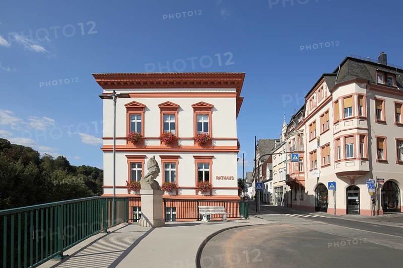 Town hall built in 1888 with Pallas Athena goddess of wisdom, monument, Athena, Weilburg, Taunus, Hesse, Germany, Europe
