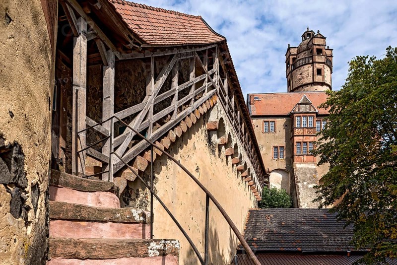 Fortifications, battlements at the Zwinger, Zinzendorfbau, keep, castle tower, Ronneburg Castle, medieval knight's castle, Ronneburg, Ronneburger Huegelland, Main-Kinzig-Kreis, Hesse, Germany, Europe