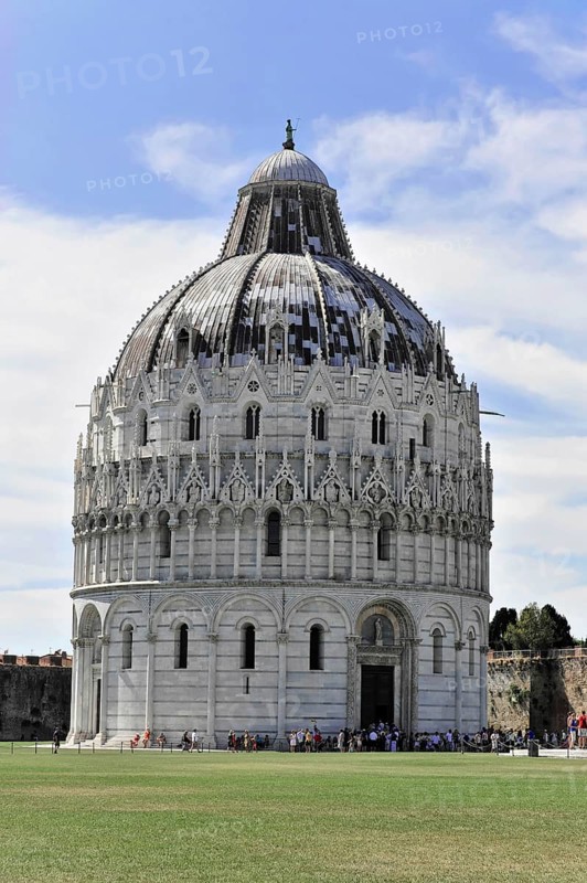 Battistero Cathedral, Duomo Santa Maria Assunta and Campanile, Baptistery, UNESCO World Heritage Site, Pisa, Tuscany, Italy, Europe