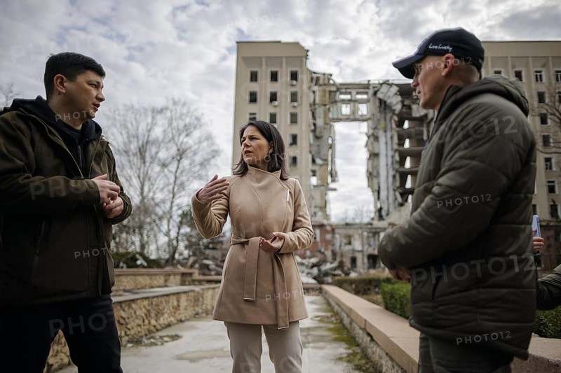 Annalena Baerbock (Alliance 90/The Greens), Federal Foreign Minister, visits the former seat of the regional administration of Mykolaiv oblast with the governor of Mykolaiv oblast, Vitaliy Kim (L) and the mayor of Mykolaiv, Alexander Senkevich (R) . Mykolaiv, 25.02.2024. Photographed on behalf of the Federal Foreign Office