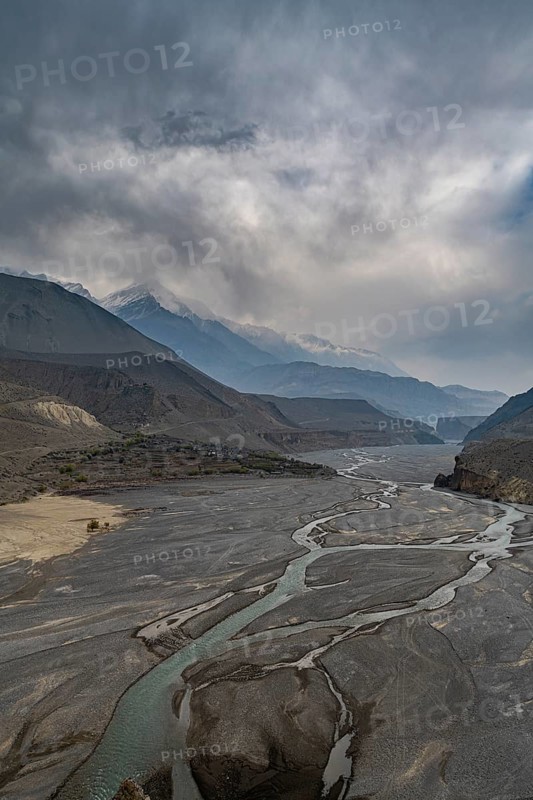 Huge riverbed of the Kali Gandaki, Kingdom of Mustang, Nepal, Asia