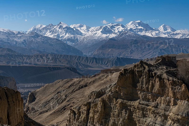 Old palace, dzong in the village of Tsarang before the Annapurna mountain range, Kingdom of Mustang, Nepal, Asia