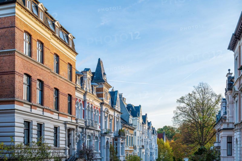 Terraced houses with historic architecture on a sunny autumn day, Wilhelminian style, Briller Viertel, Elberfeld, Wuppertal, North Rhine-Westphalia