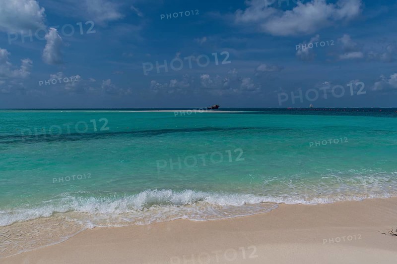 Turquoise waters on a white sand beach, Bangaram island, Lakshadweep archipelago, Union territory of India