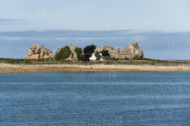 House between rocks, Castel Meur, La Gouffre, Plougrescant, Cote de Granit Rose, Cotes d'Armor, Brittany, France, Europe