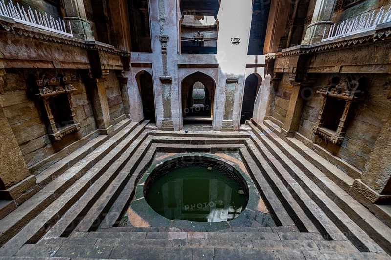 Adalaj Stepwell or Rudabai Stepwell, Adalaj, Gujarat, India, Asia