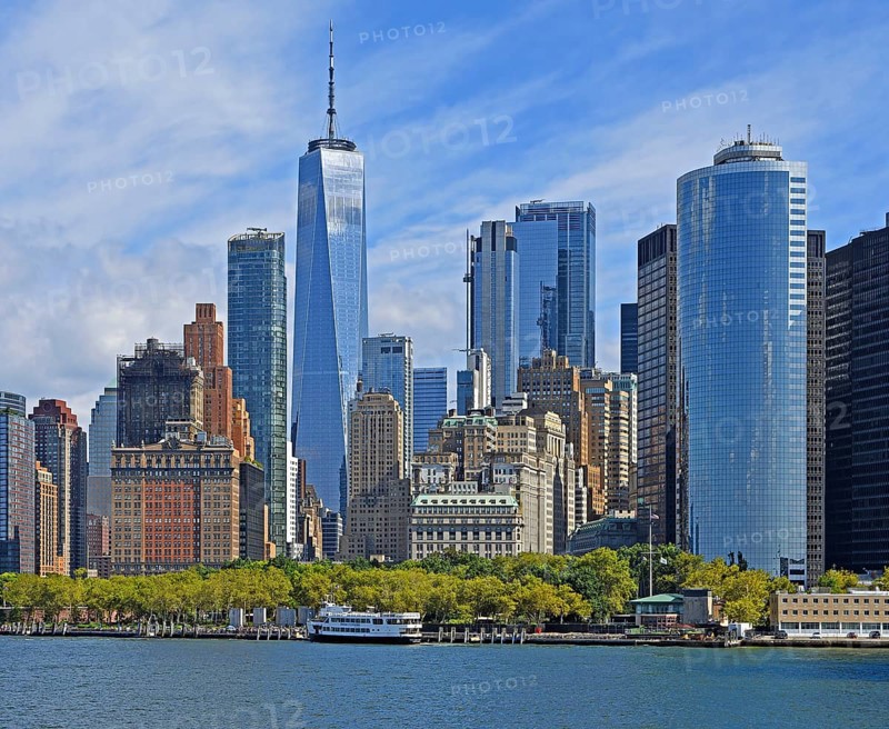 Skyline Financial District, Battery Park and skyscraper 17 State Street in the foreground, One World Trade Centre, Freedom Tower, Hudson River, Lower Manhattan, New York City, New York, USA, North America