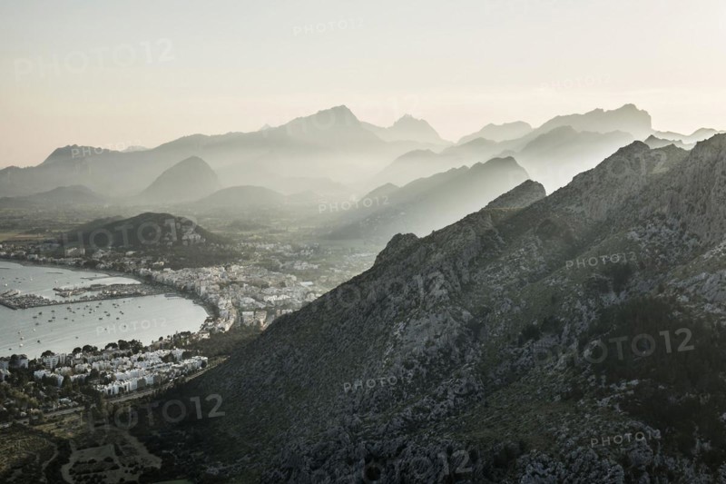 Bay and mountains, Port de Pollenca, Serra de Tramuntana, Majorca, Balearic Islands, Spain, Europe