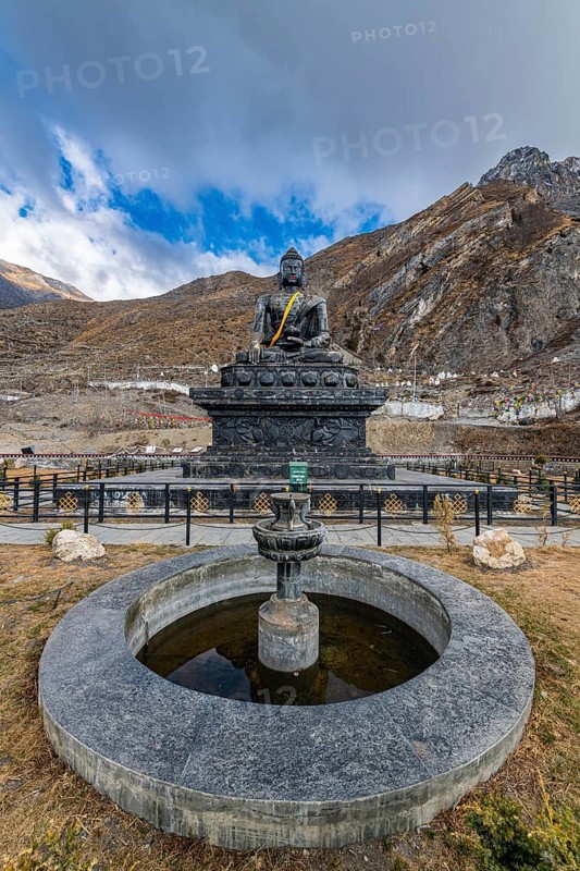 Buddhist stupa in Mutinath valley, Kingdom of Mustang, Nepal, Asia
