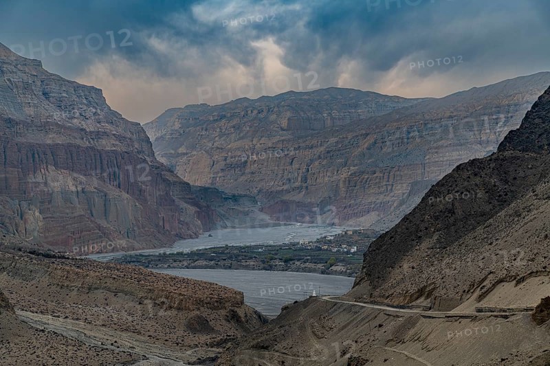 Huge riverbed of the Kali Gandaki with the Chusang village, Kingdom of Mustang, Nepal, Asia