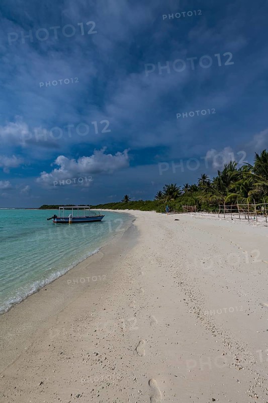 White sand beach, Parli 1 island, Lakshadweep archipelago, Union territory of India