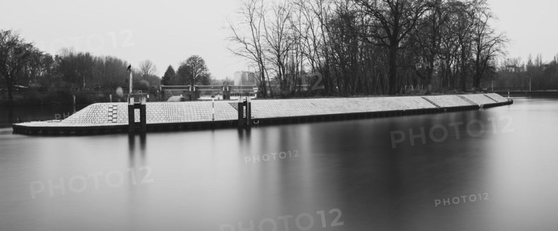 Long exposure, lock canal on the Spree in Berlin-Charlottenburg, Berlin, Germany, Europe