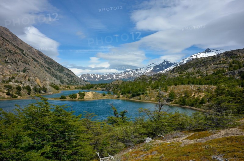 Unspoilt nature with lakes, mountains and glaciers on the Circuito Azara, Perito Moreno National Park, Patagonia, Argentina, South America