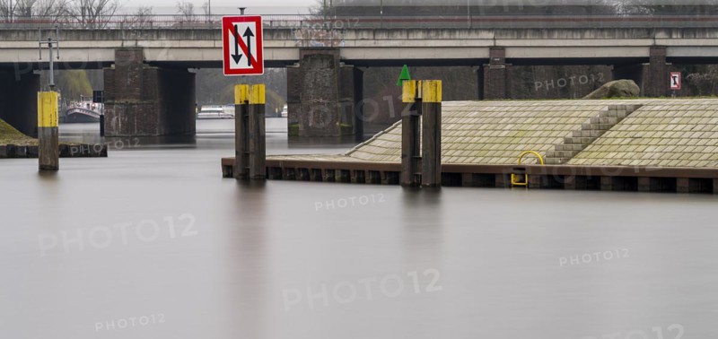 Long exposure, lock canal on the Spree in Berlin-Charlottenburg, Berlin, Germany, Europe