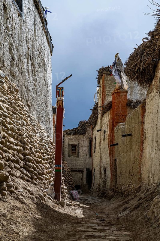 Narrow streets of Lo Manthang, Kingdom of Mustang, Nepal, Asia