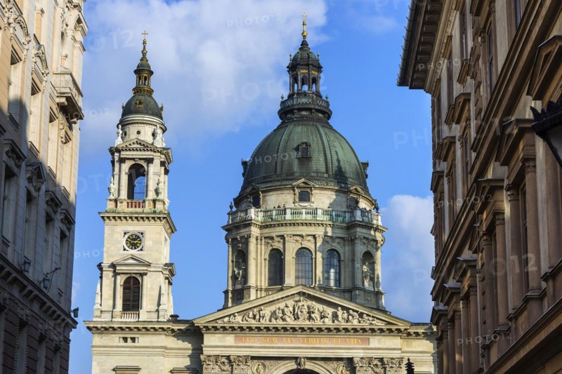 St. Stephen's Basilica in the centre, travel, church, sacred building, building, city trip, tourism, overview, Eastern Europe, architecture, building, history, historical, cityscape, capital, Budapest, Hungary, Europe