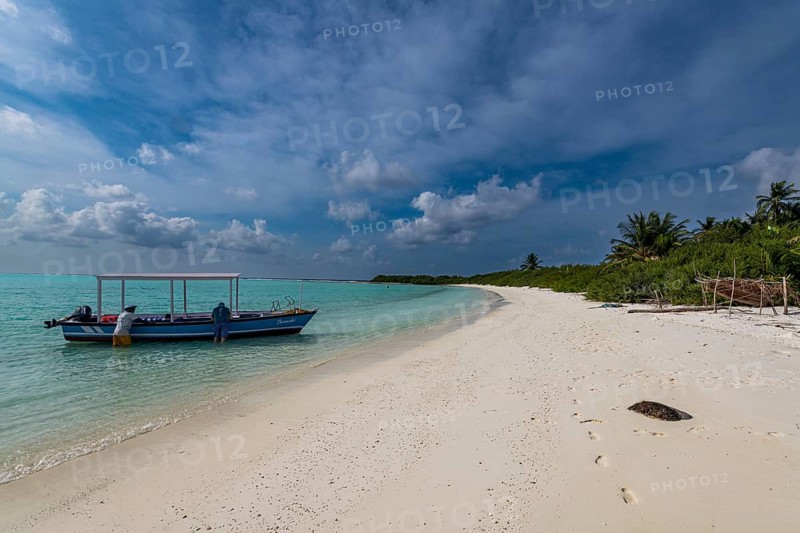 White sand beach, Parli 1 island, Lakshadweep archipelago, Union territory of India