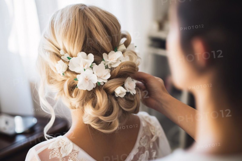 Hairdresser styling bridal hair with flowers. KI generiert, generiert AI generated