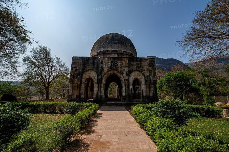 Sakar Khan's Dargah mausoleum, Unesco site Champaner-Pavagadh Archaeological Park, Gujarat, India, Asia