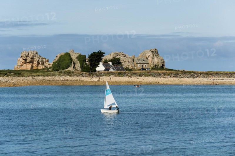 House between rocks, Castel Meur, La Gouffre, Plougrescant, Cote de Granit Rose, Cotes d'Armor, Brittany, France, Europe