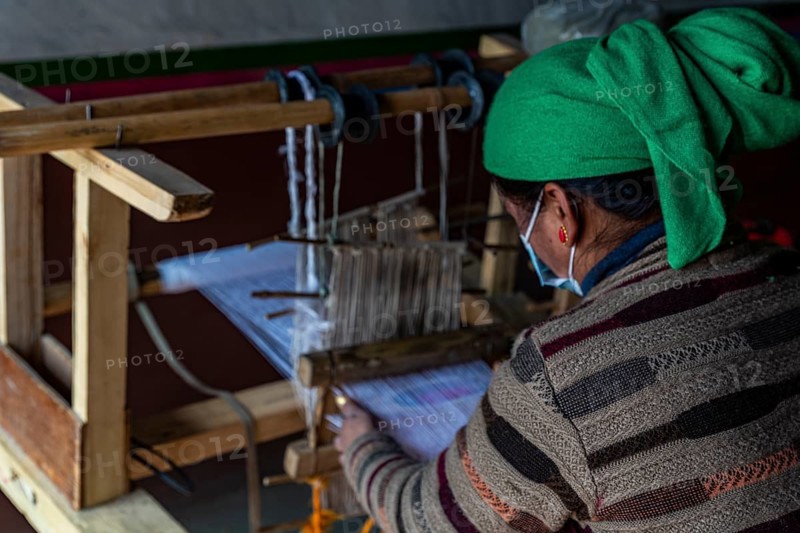 Traditional weaving mill in the village of Tsarang, Kingdom of Mustang, Nepal, Asia
