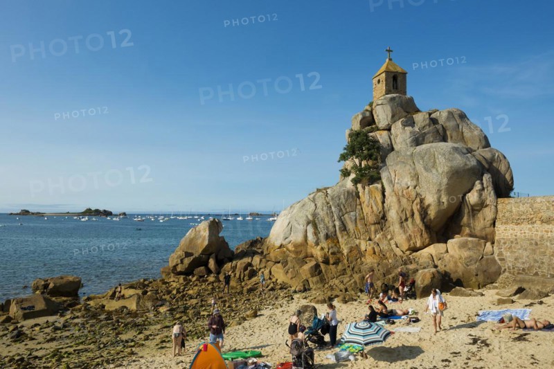 Beach and chapel on rocks, Port Blanc, Cote de Granit Rose, Cotes d'Armor, Brittany, France, Europe