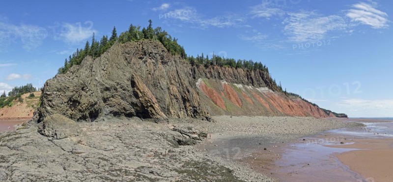 Cliffs, red sandstone, Five Islands Provincial Park, Fundy Bay, Nova Scotia, Canada, North America
