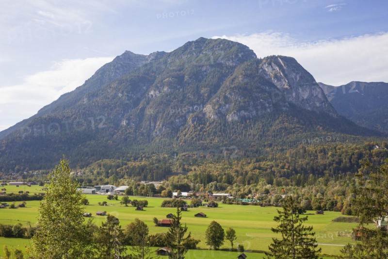 Kramerspitz or Kramer with Loisach valley seen from the Philosophenweg, autumn, Garmisch-Partenkirchen, Upper Bavaria, Bavaria, Germany, Europe